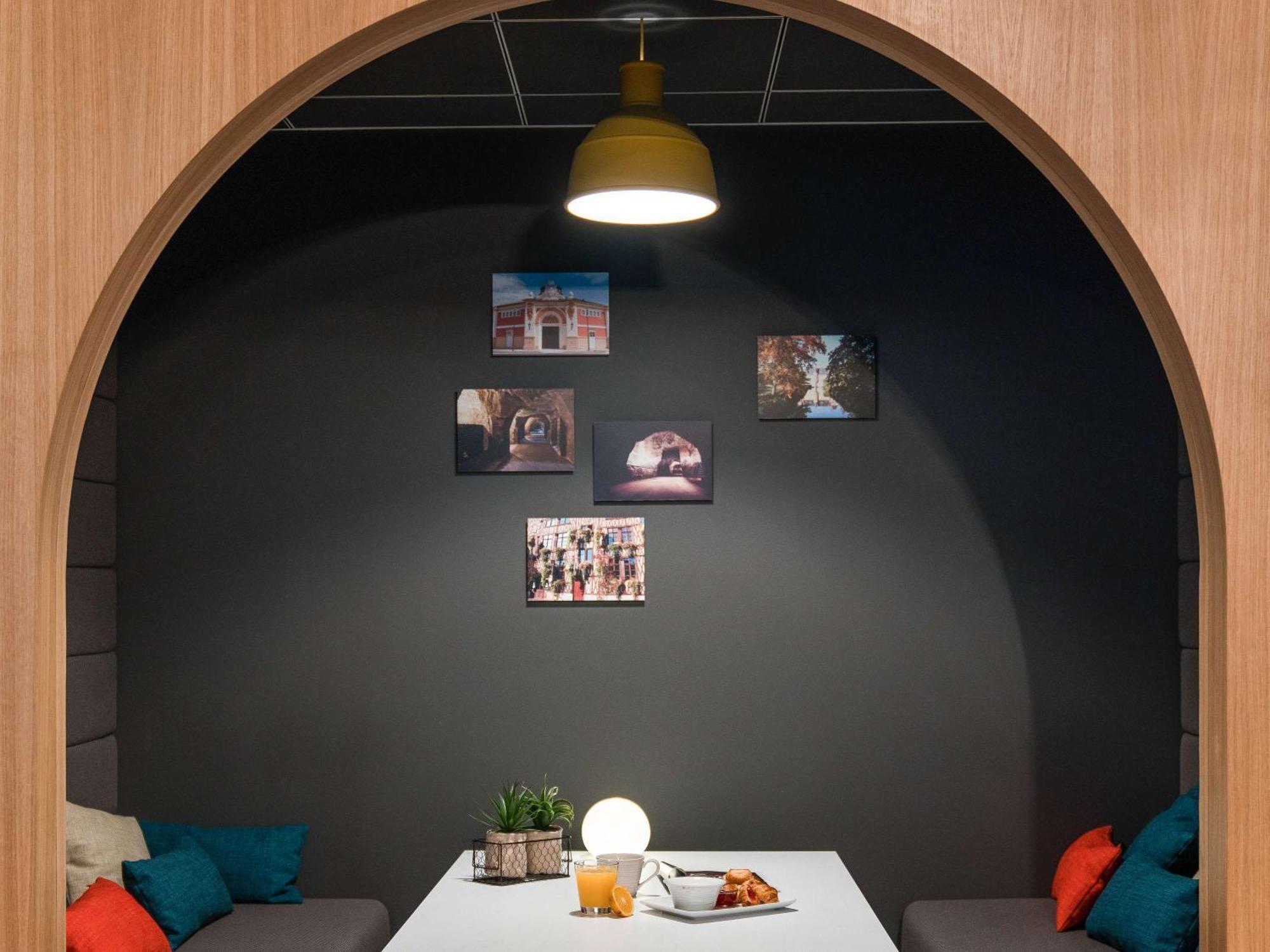 Ibis Styles Chalons En Champagne Centre Hotel Exterior foto