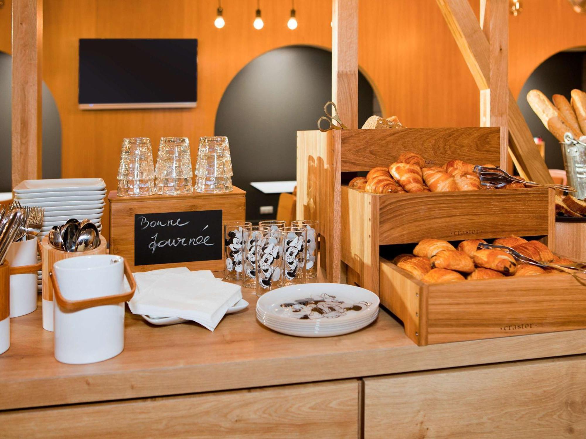 Ibis Styles Chalons En Champagne Centre Hotel Exterior foto
