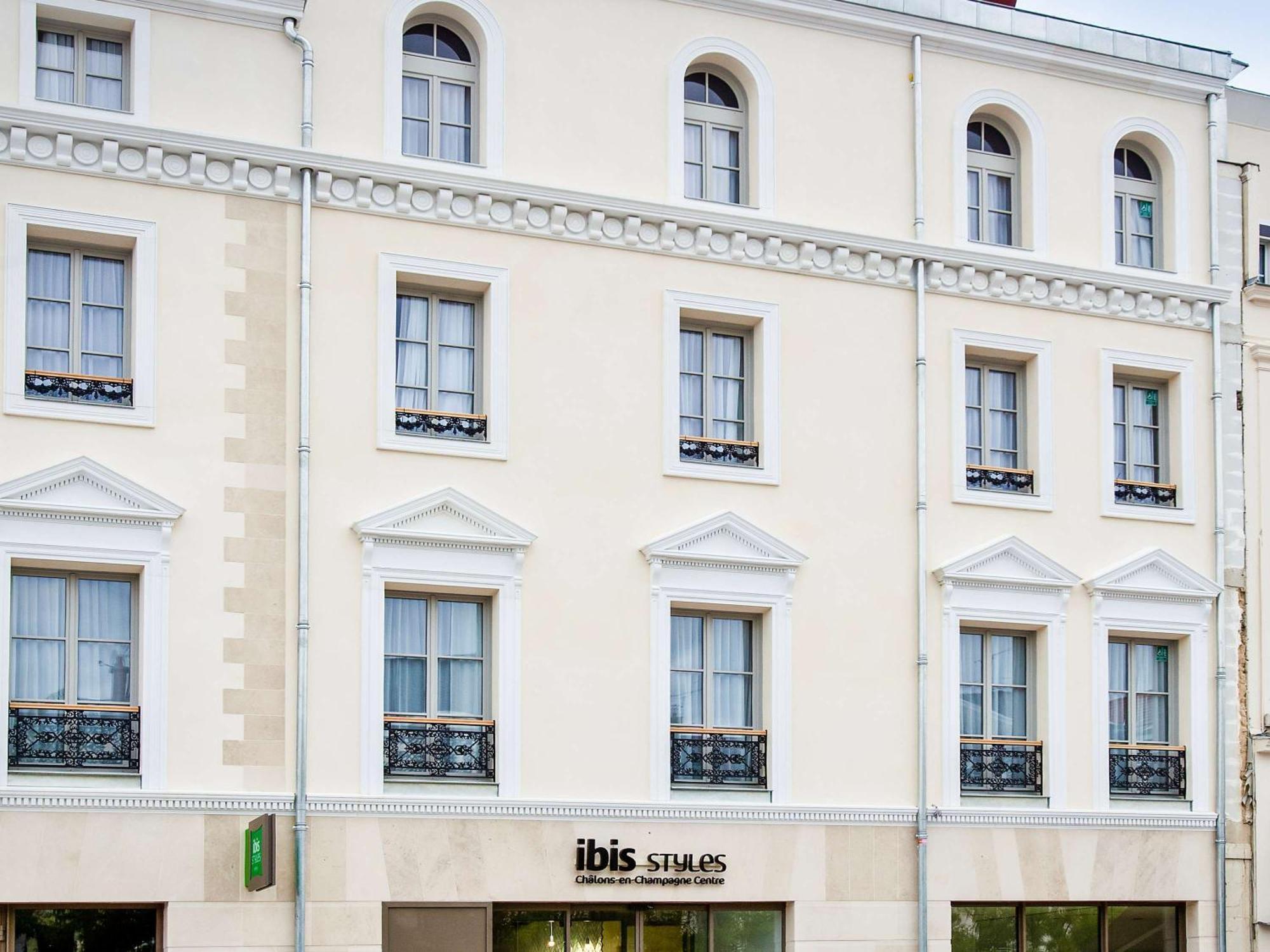 Ibis Styles Chalons En Champagne Centre Hotel Exterior foto