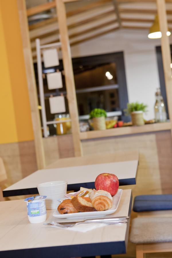 Ibis Styles Chalons En Champagne Centre Hotel Exterior foto