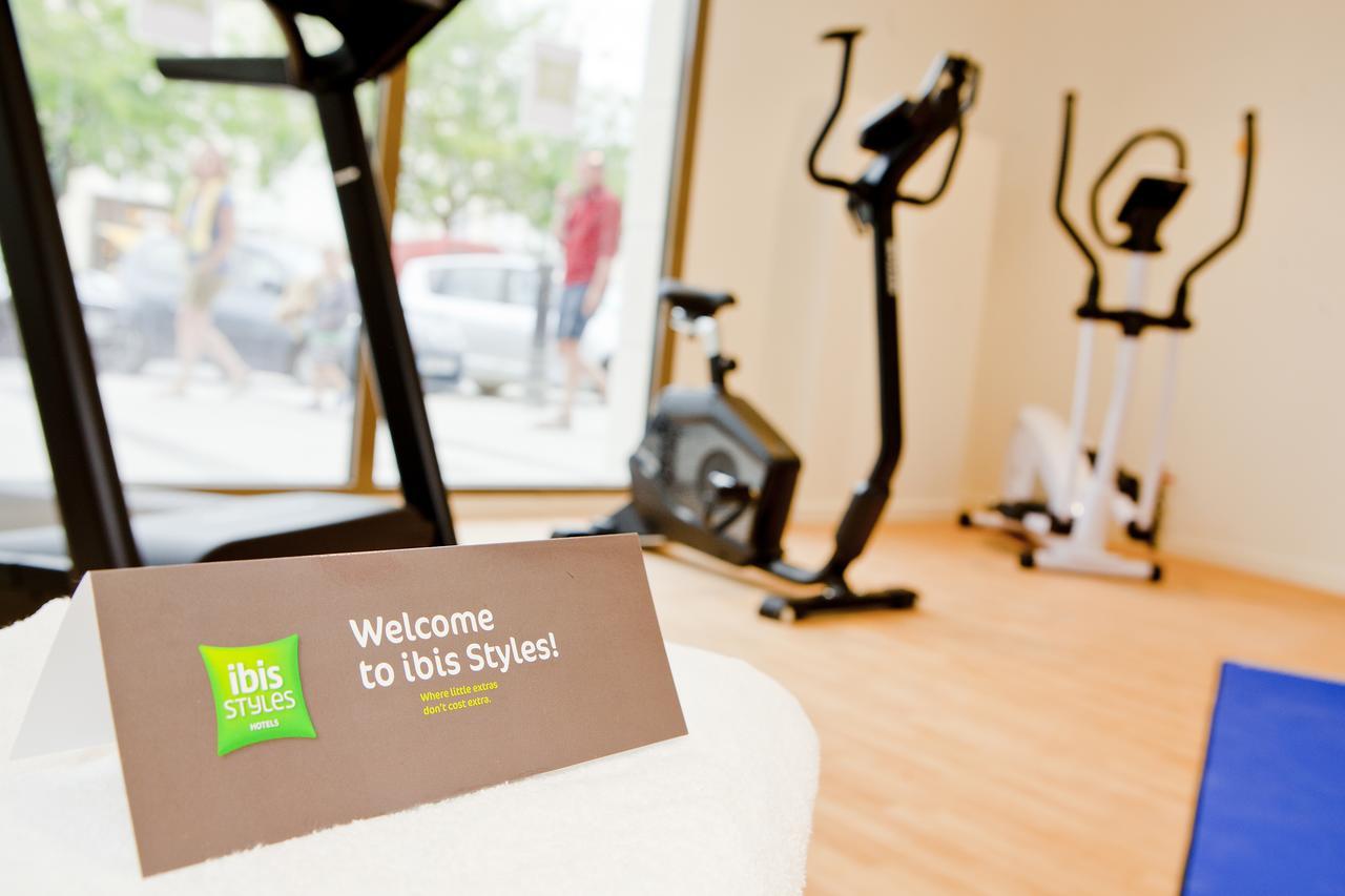 Ibis Styles Chalons En Champagne Centre Hotel Exterior foto
