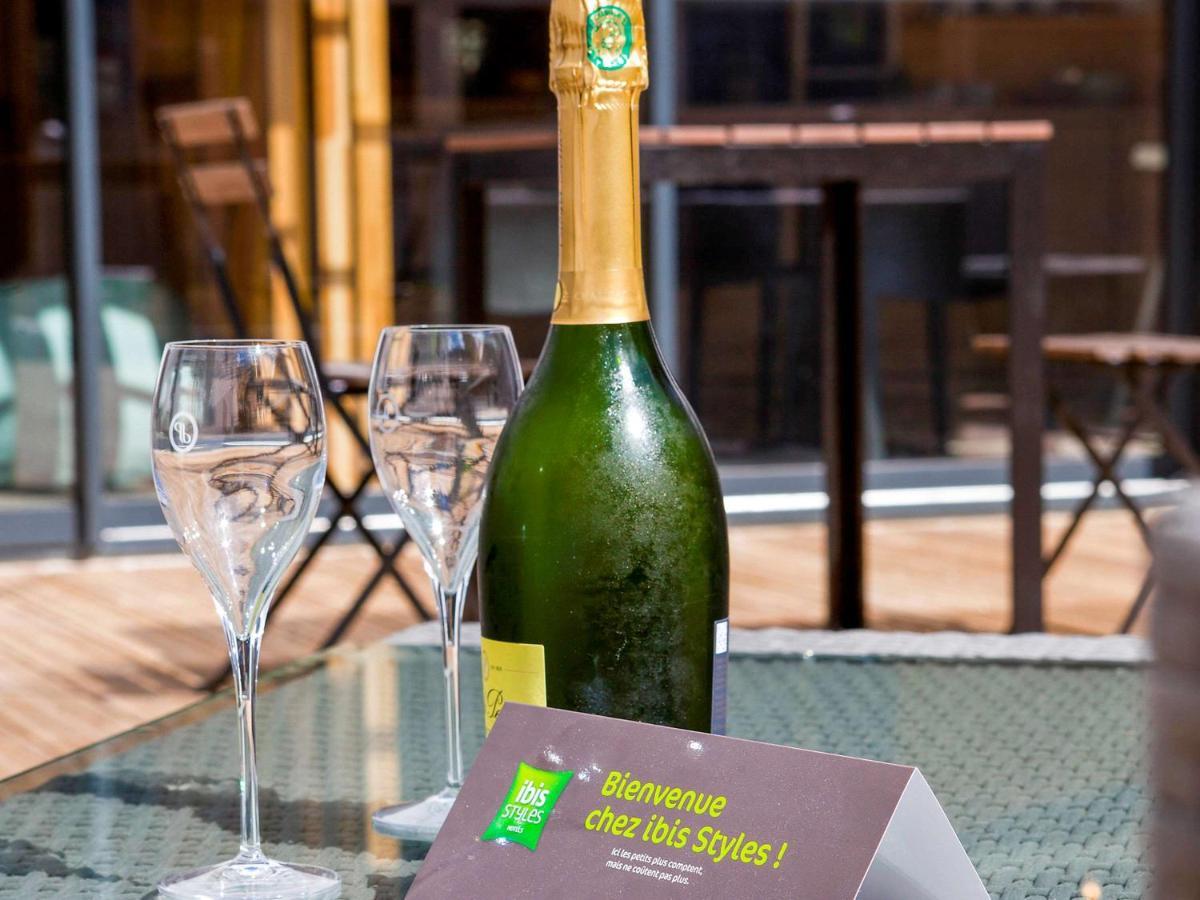 Ibis Styles Chalons En Champagne Centre Hotel Exterior foto